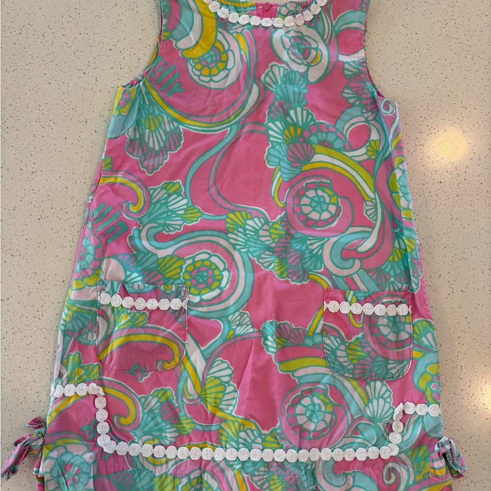 Lilly Pulitzer Colorful Vintage Sleeveless Dress with Floral Patterns
